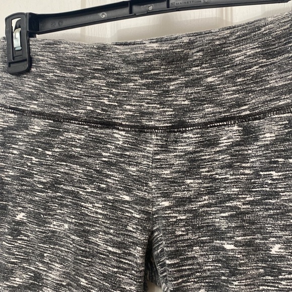 Mossimo Cropped Leggings Gray XS - Picture 3 of 5